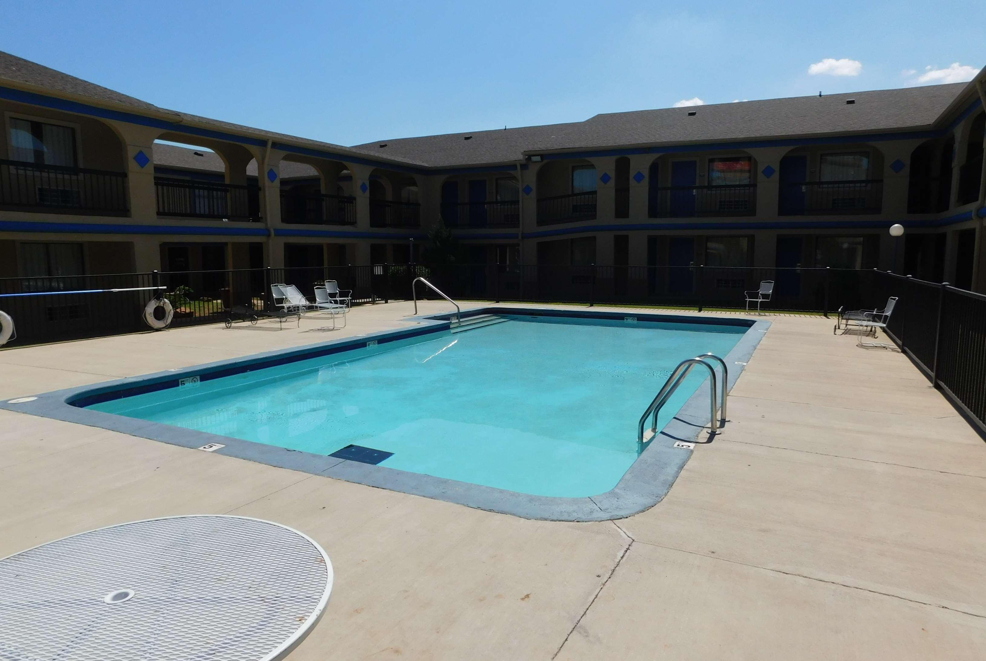 Days By Wyndham Oklahoma Nw Expressway 2*