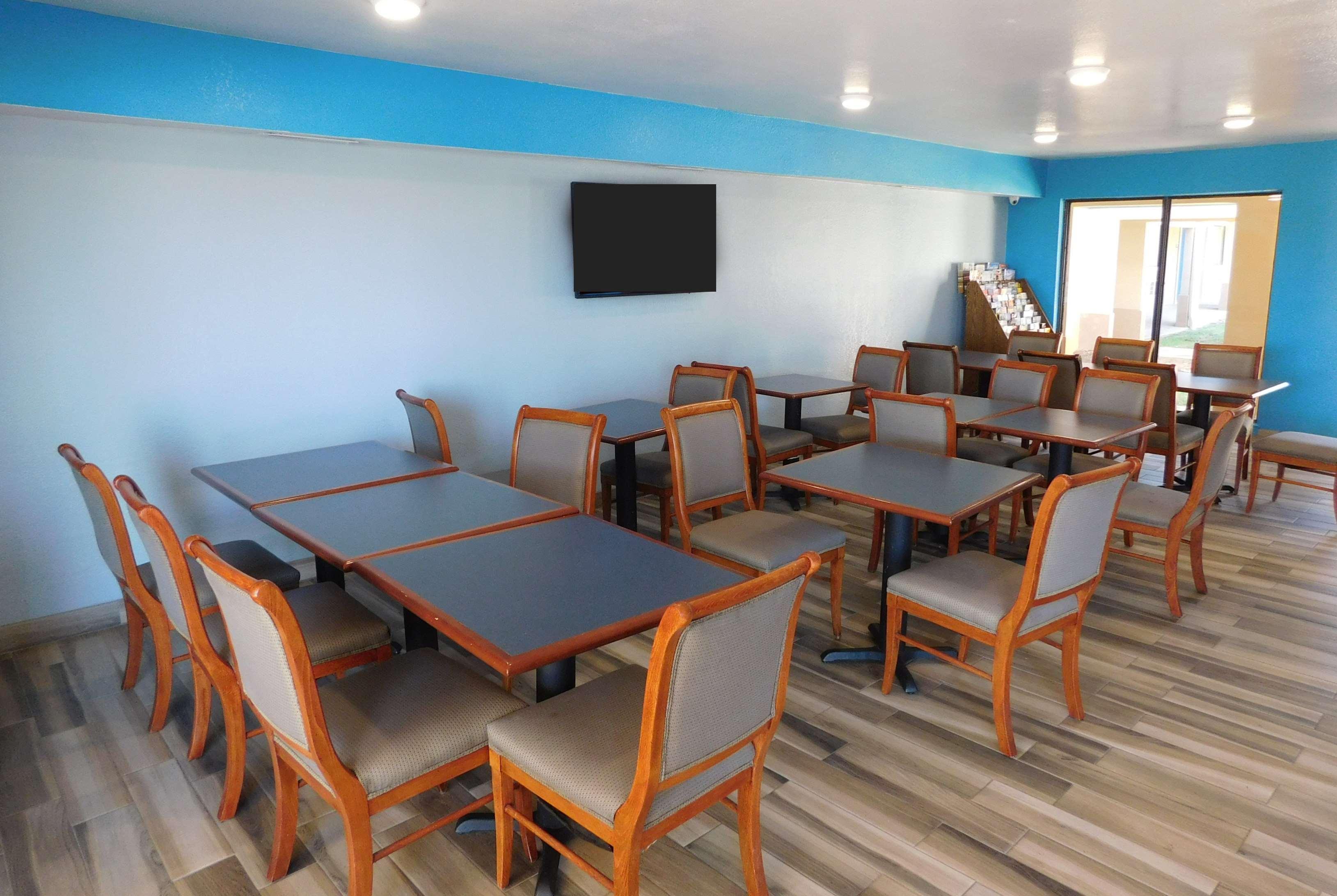 Hotel Days By Wyndham Oklahoma Nw Expressway Warr Acres