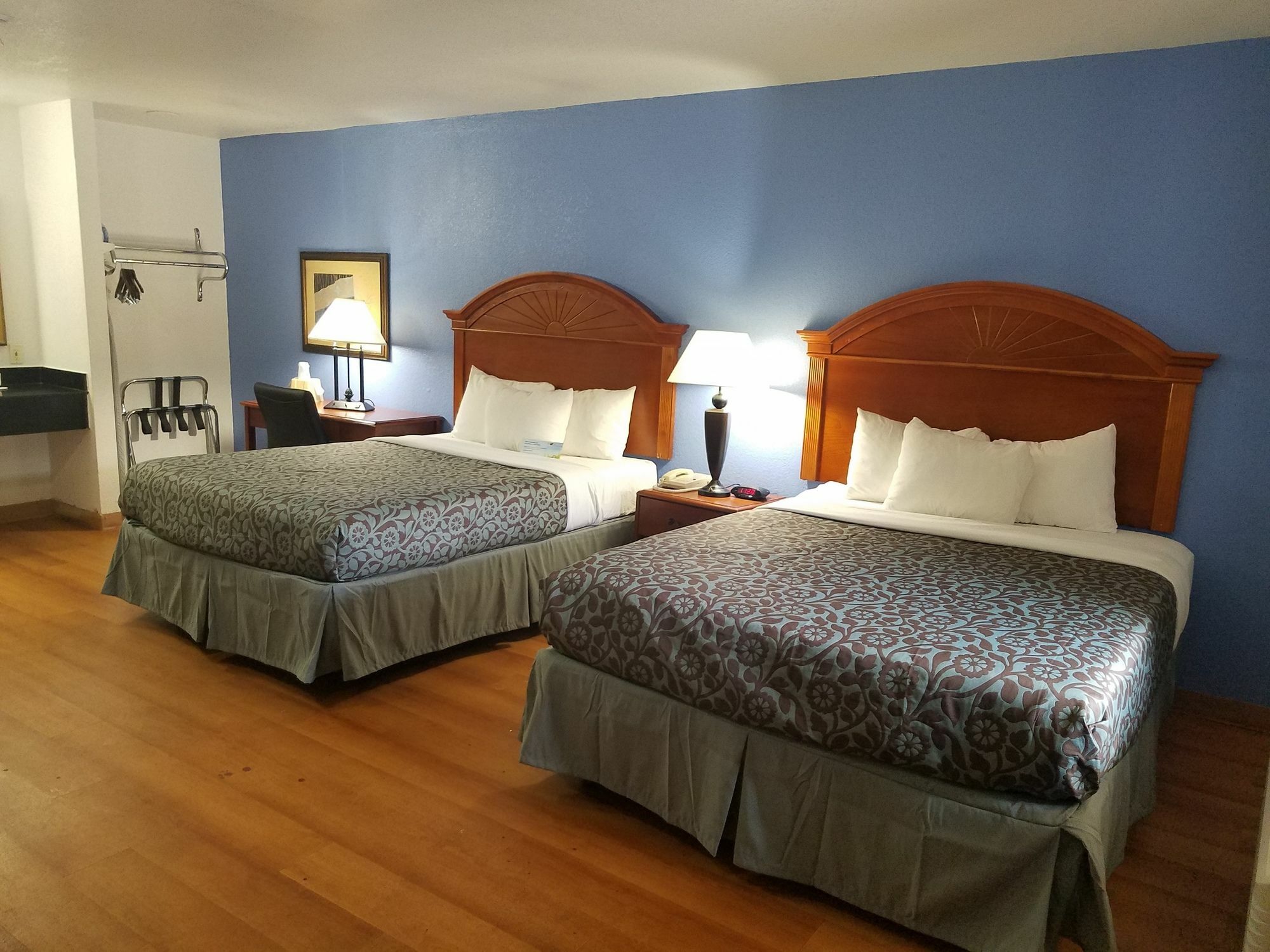 Days By Wyndham Oklahoma Nw Expressway Warr Acres