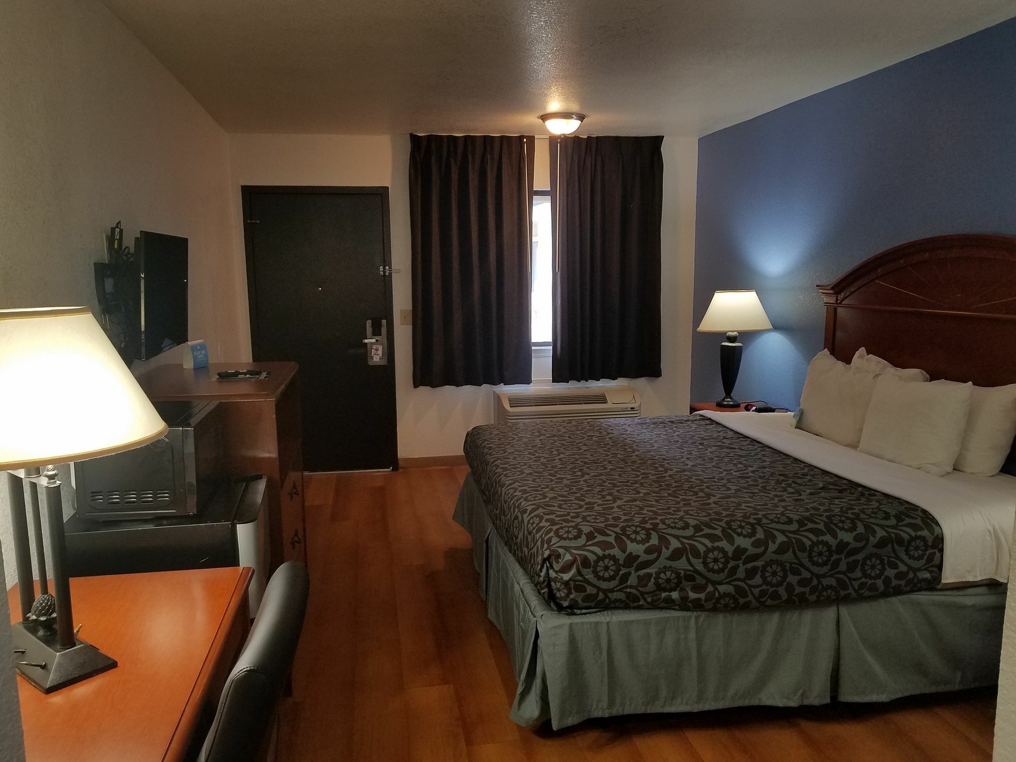 Days By Wyndham Oklahoma Nw Expressway Hotel 2*