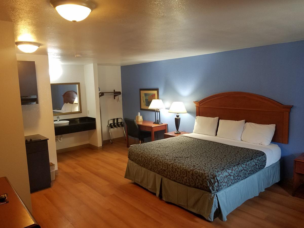 Hotel Days By Wyndham Oklahoma Nw Expressway