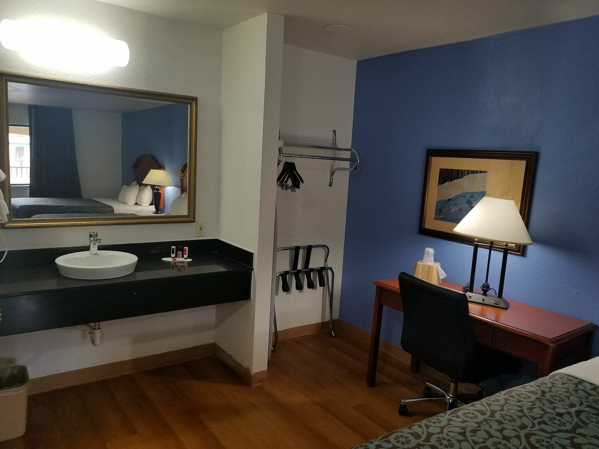 Hotel Days By Wyndham Oklahoma Nw Expressway